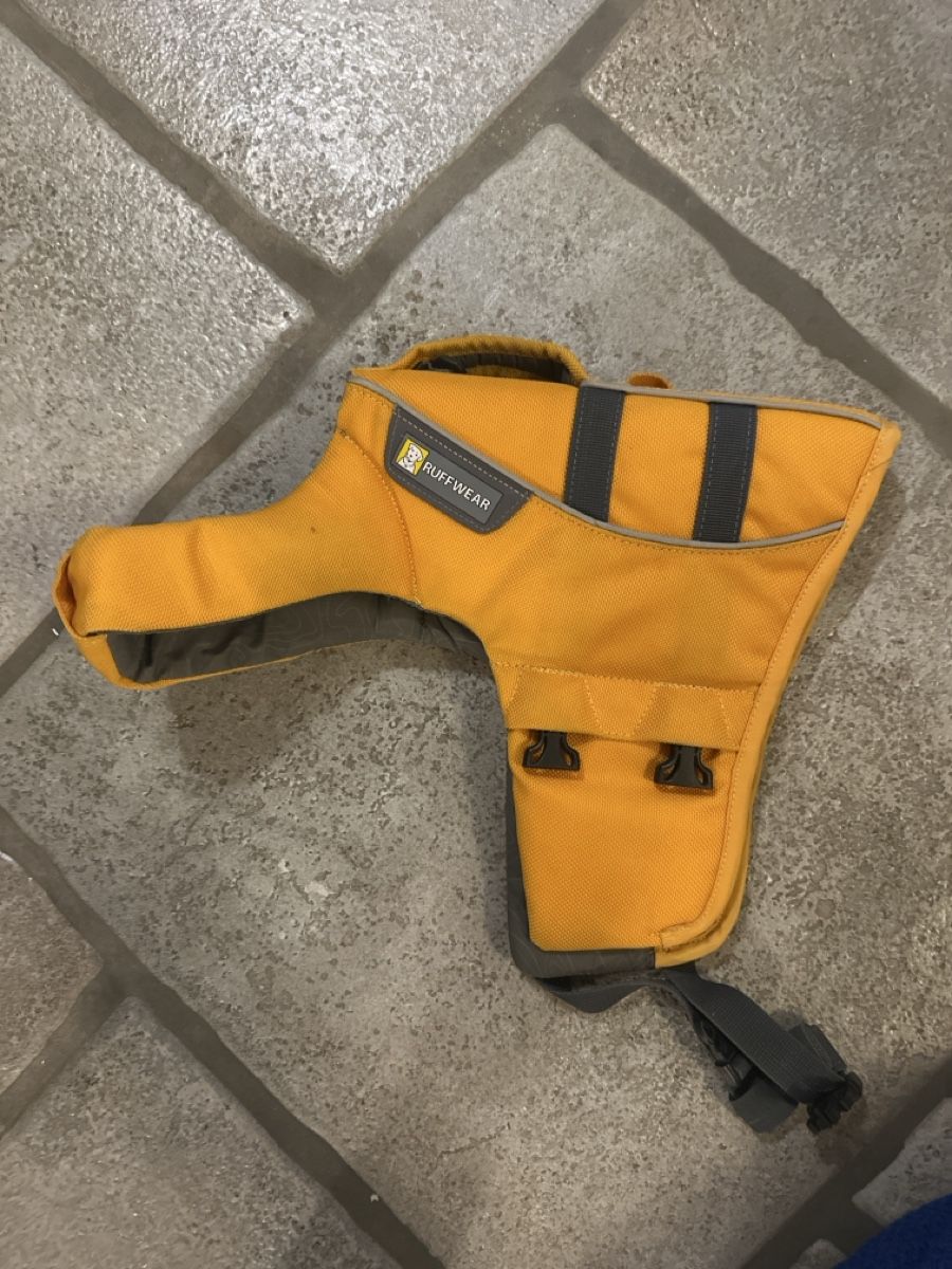 Ruffwear Giubbotti di salvataggio: Hundeschwimmweste zu verkaufen – Usato da Solothurn venduto da Cobagg