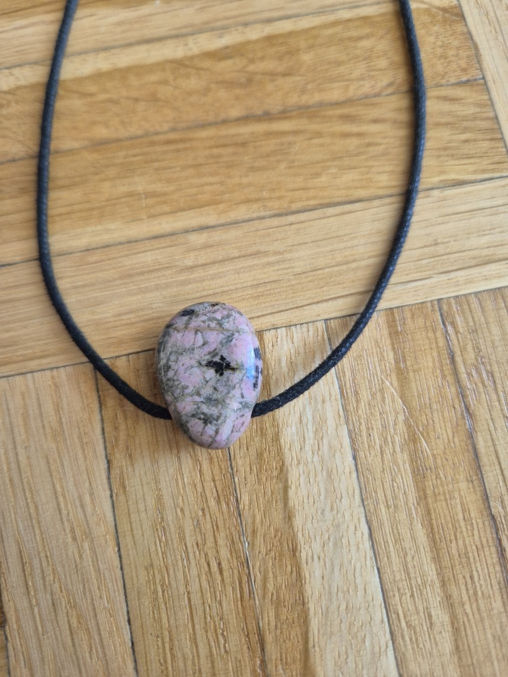 Catenine: Rhodonit Anhänger – Usato da Richterswil venduto da Bardock0124
