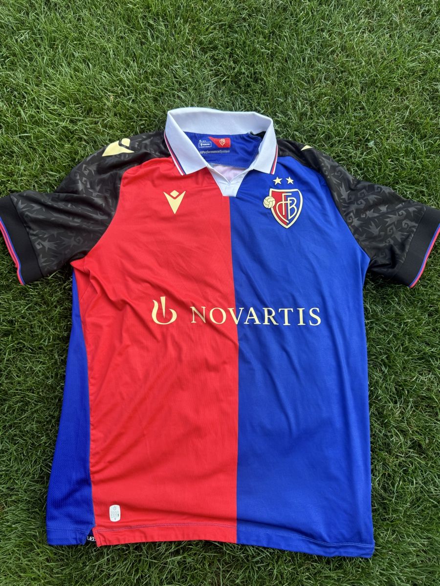 FC Basel Leibchen & Hosen: FC Basel Home 23/24 XL Xhaka – Gebraucht aus Dornach von Picasso81 1