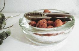 GLASI HERGISWIL NUSS-SCHALE MIT NUSSKNACKER