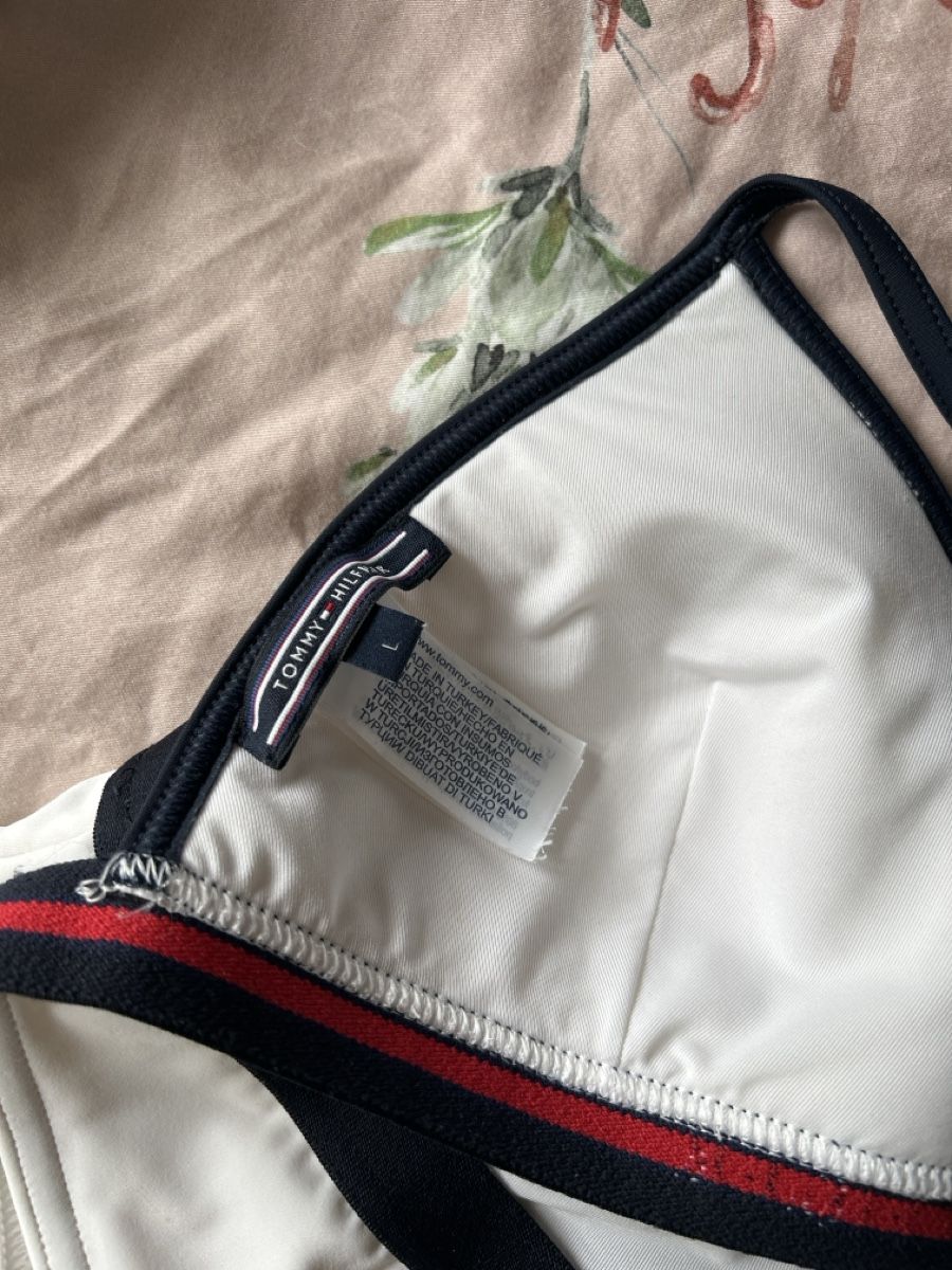 Tommy Hilfiger Badekleider & Bikinis: Binikini Tommy Hilfiger – Gebraucht aus Oberdorf BL von Luka02 4