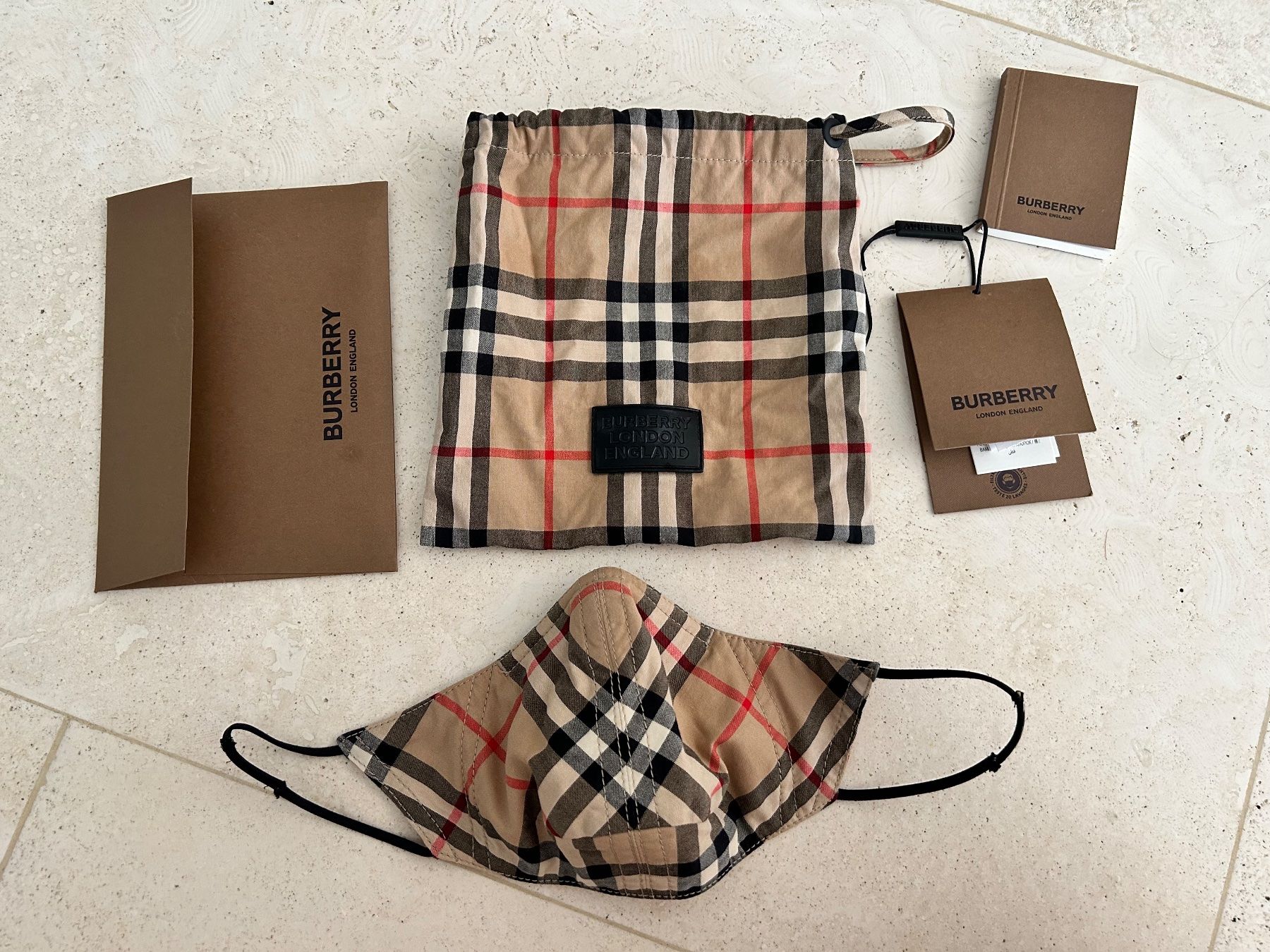 Protezione per viso e udito: Burberry Stoffmaske – Usato da Zürich venduto da predisha