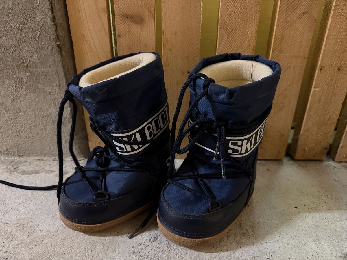 Moon Boot Scarpe da uomo: Botte moonboot enfant 26-28 – Usato da Genève venduto da oli_l7bc