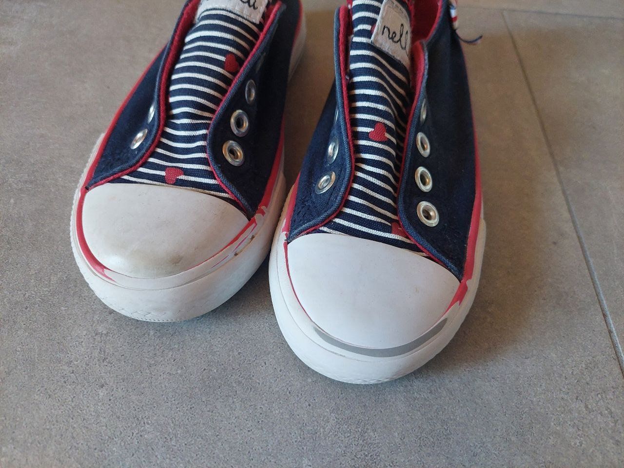 Scarpe per ragazze: Stoffschuhe / Schuhe Grösse 31 – Usato da Wiesendangen venduto da troawus 1
