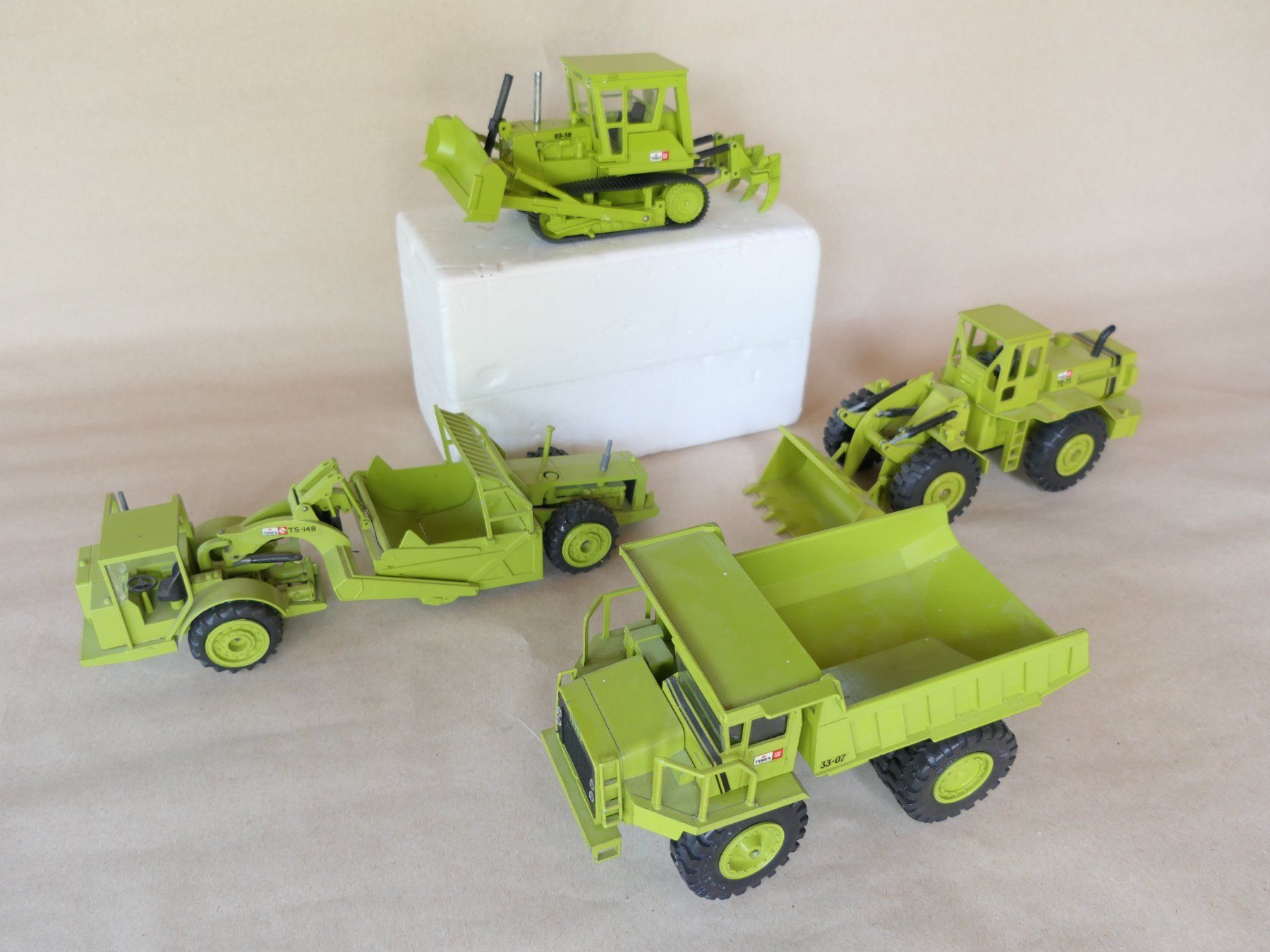 Terex Kit di modellismo & Modellini statici: 4 Stk. TEREX Baumaschinenset 1:40 – Usato da Wilderswil venduto da Martinibianco