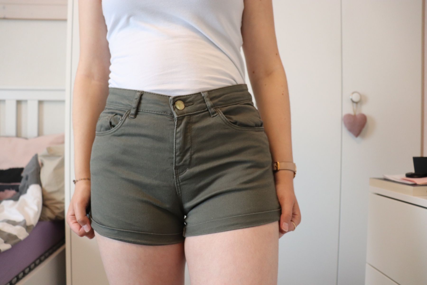 H&M Pantaloni: Short kaki H&M – Usato da Essertines-Yverdon venduto da Alice977 4