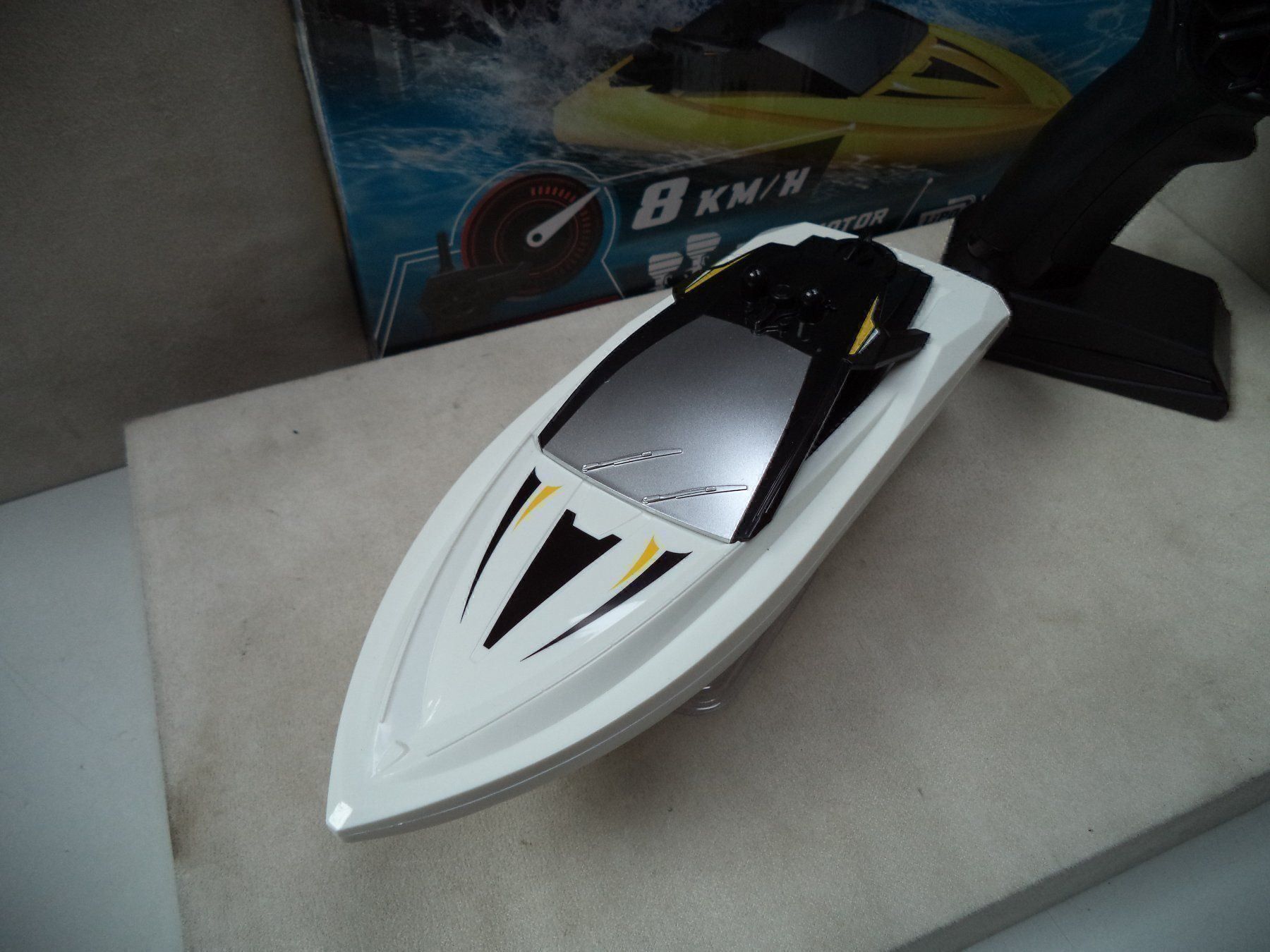 Modellismo RC: Kleines Renn Boat 8Km schnell – Nuovo e nell'imballaggio originale da Rieden AG venduto da Wirth03 2