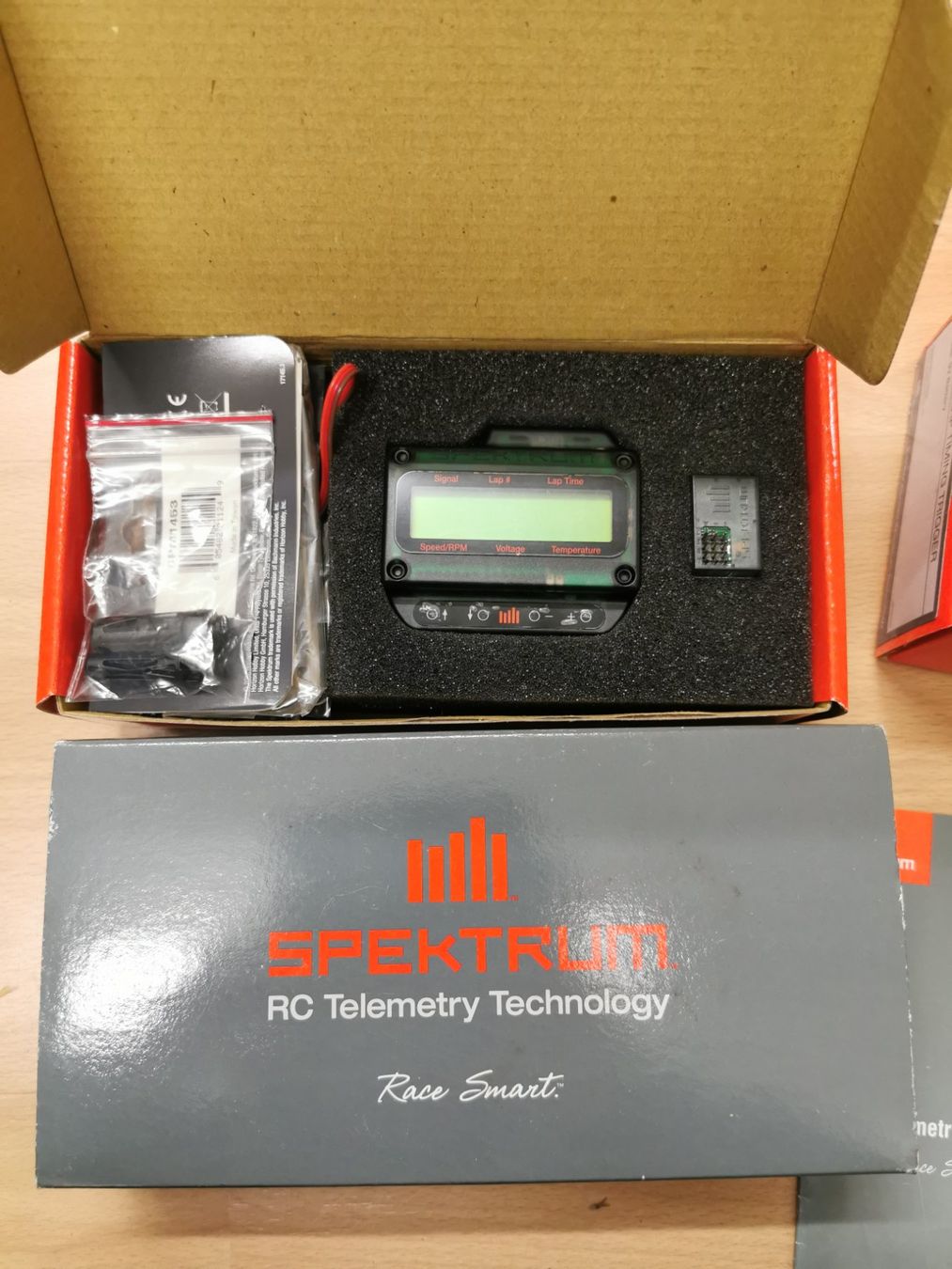 Spektrum Telecomandi: Spektrum Telemetrie Combo Pack & Lap Timing Trigger Neu! – Usato da Niederlenz venduto da Chevy_V8 6