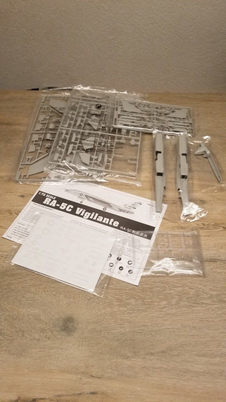 Kit di modellismo & Modellini statici: Trumpeter 01616 RA-5C Vigilante – Nuovo e nell'imballaggio originale da Schwadernau venduto da Blueray 3