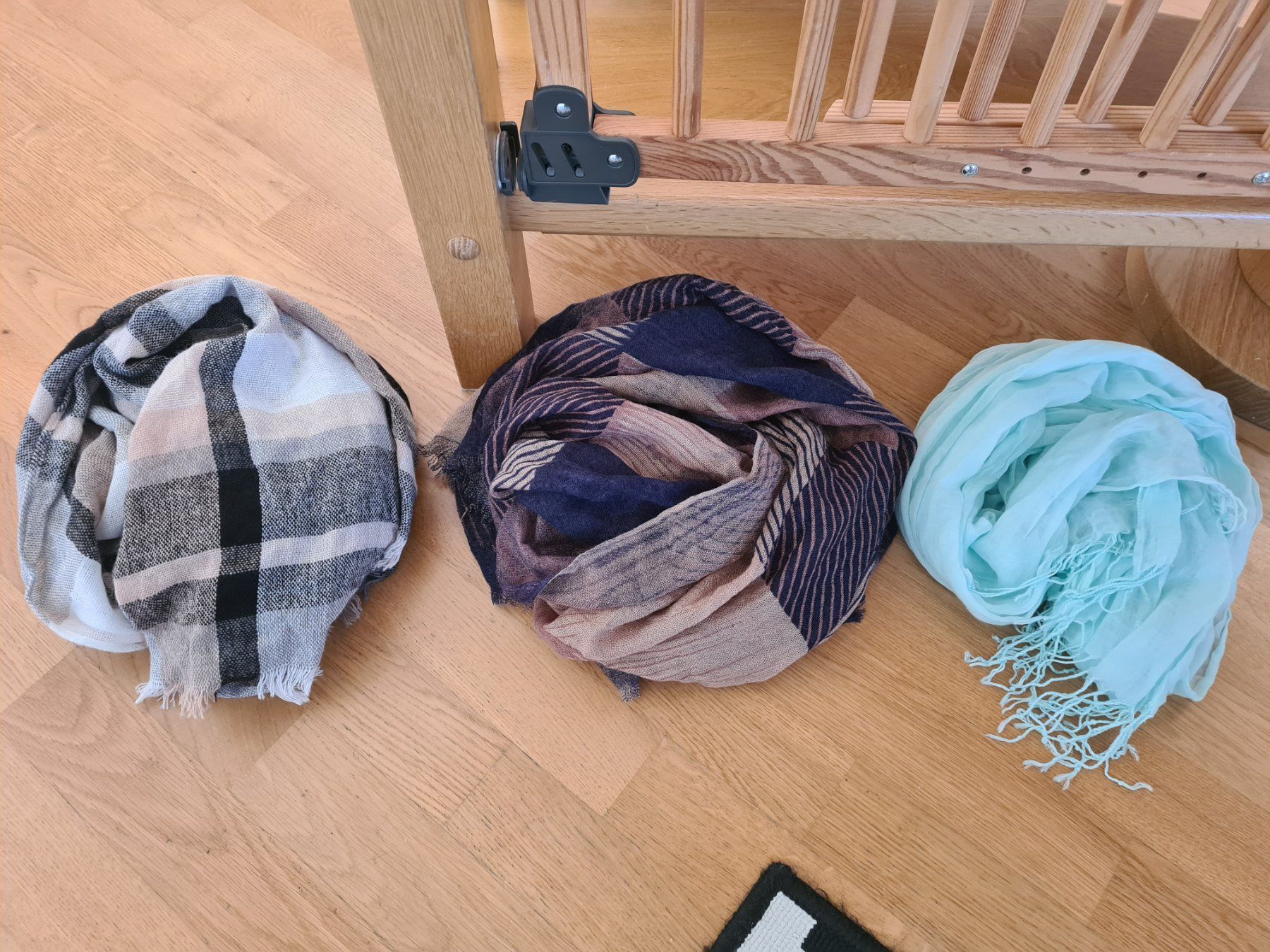 Foulards, Tücher & Schals: 8 Schals für Damen/Mädchen – Gebraucht aus Kriens von Rina456 2