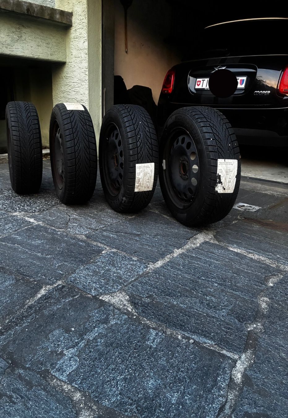Altro in Scrittura & Disegno: Pneumatici Mini cooper – Usato da Figino venduto da taz_7klk