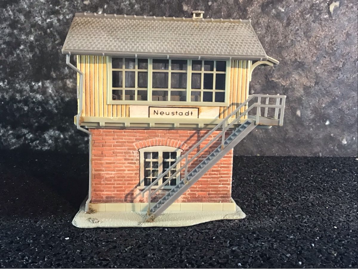 Kit di modellismo & Modellini statici: MODELL GEBÄUDE NEUSTADT – Usato da Männedorf venduto da Spezial-Modelle