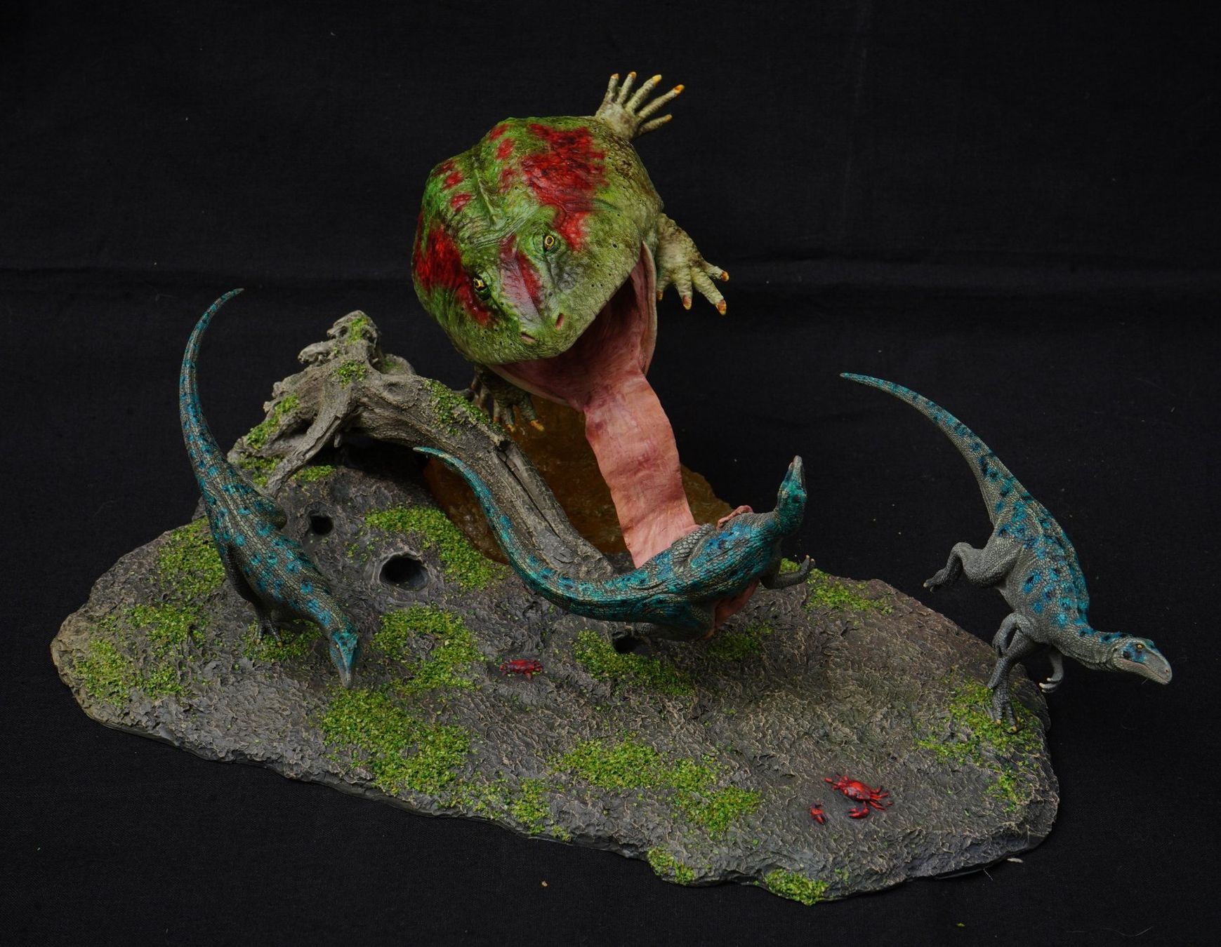 Figuren: Beelzebufo vs. Masiakasaurus 1:5 by SenSen – Gebraucht aus Selzach von Ataraxus 1