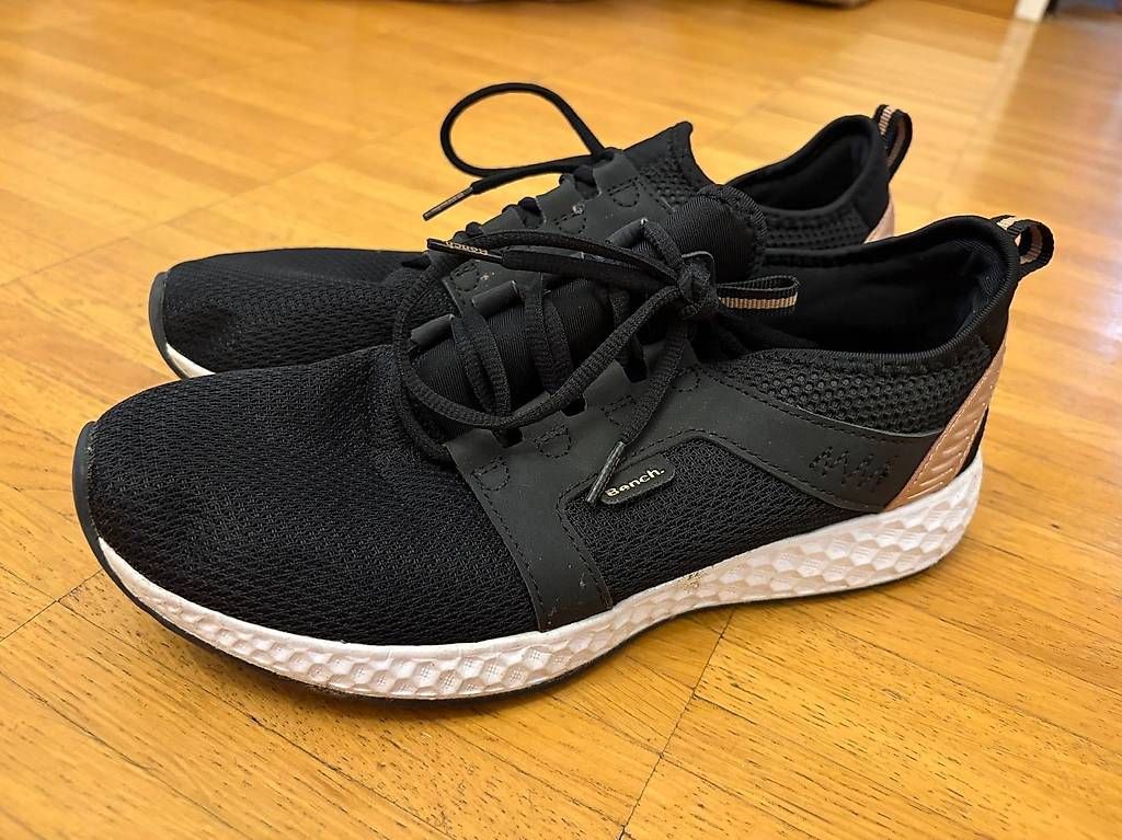 Scarpe da donna: Bench Sneaker Grösse 41  – Usato da Hedingen venduto da inf_mjl7