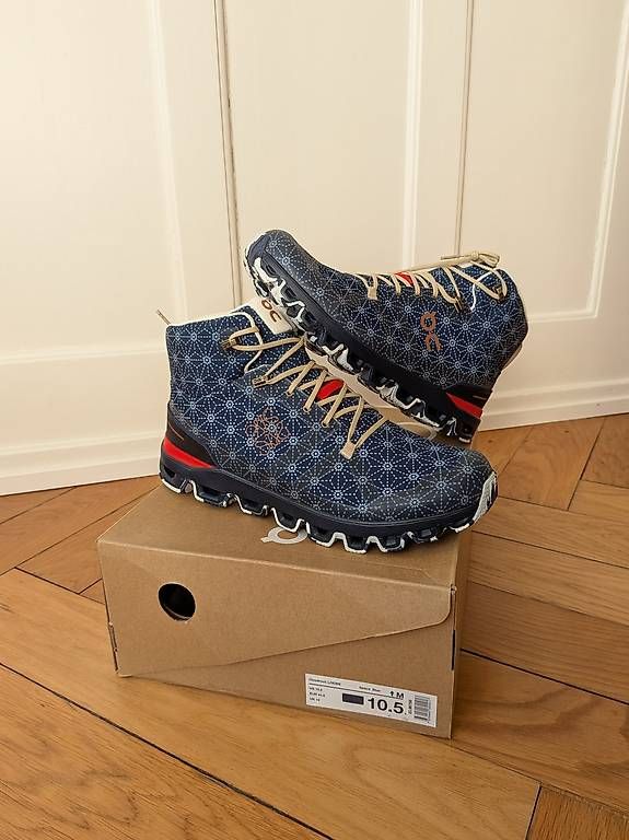 On Scarpe da uomo: On x LOEWE Cloudrock Space Blue NEU  Gr. 44.5 – Usato da Basel venduto da tintintelefon