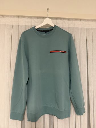 Sweatshirt blau mit Logo Patch guter Zustand