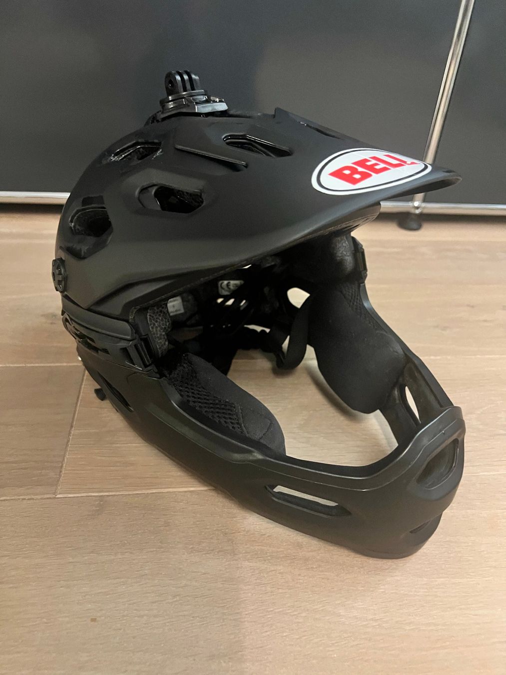 Bell Helme: MTB Helm BELL Super 3R Mips, S, schwarz, neuwertig – Gebraucht aus Nürensdorf von Airbus340 1
