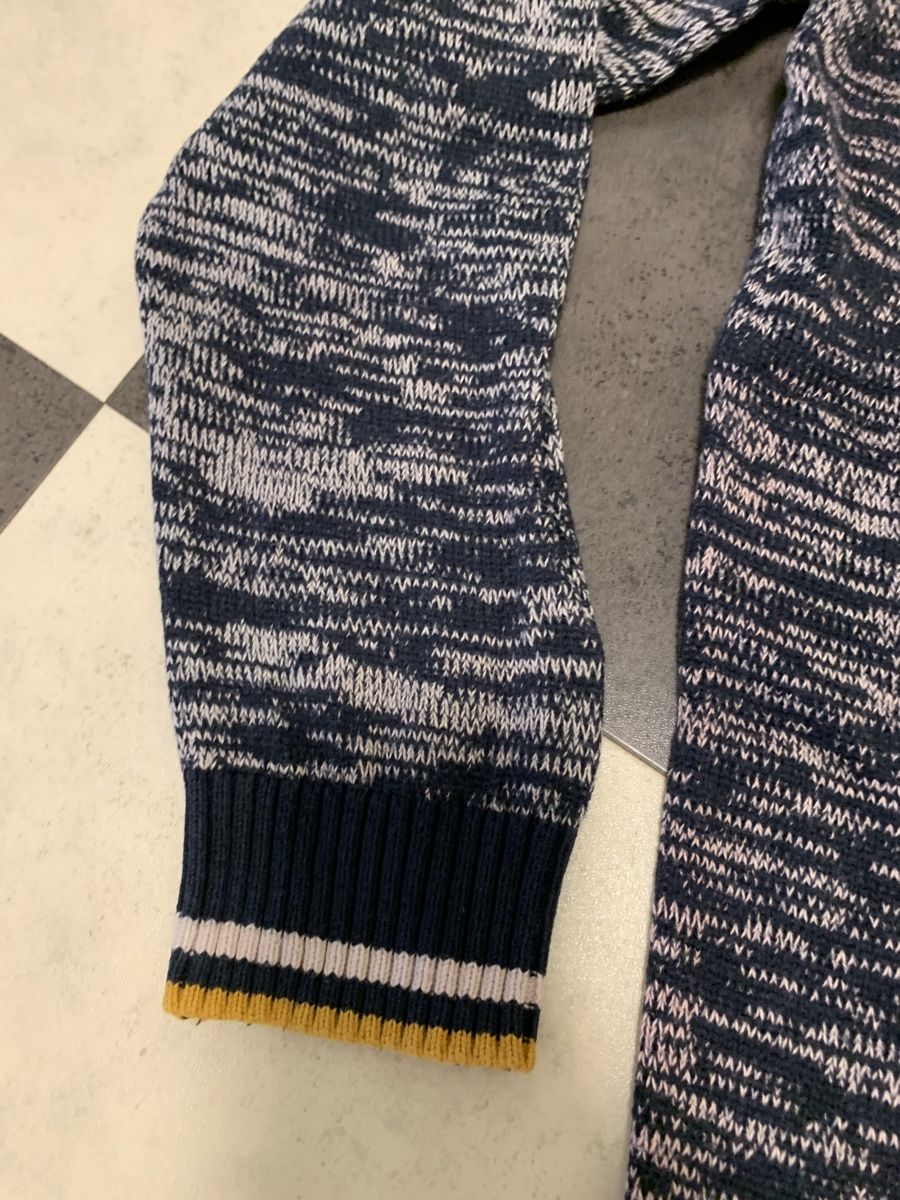 Pullover & Sweatshirts: Pullover – Gebraucht aus Luzern von Boudin03 2