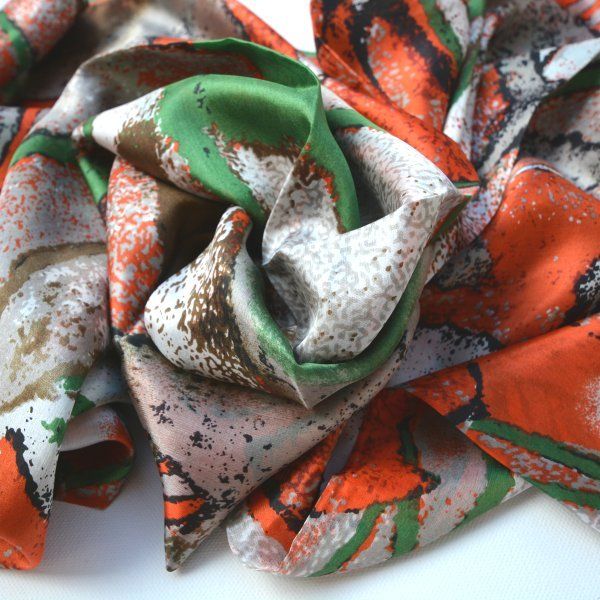 Foulard & Sciarpe: 100% Seidenschal,  neu, 120x175cm – Nuovo e nell'imballaggio originale da Oberglatt ZH venduto da JulFul 1
