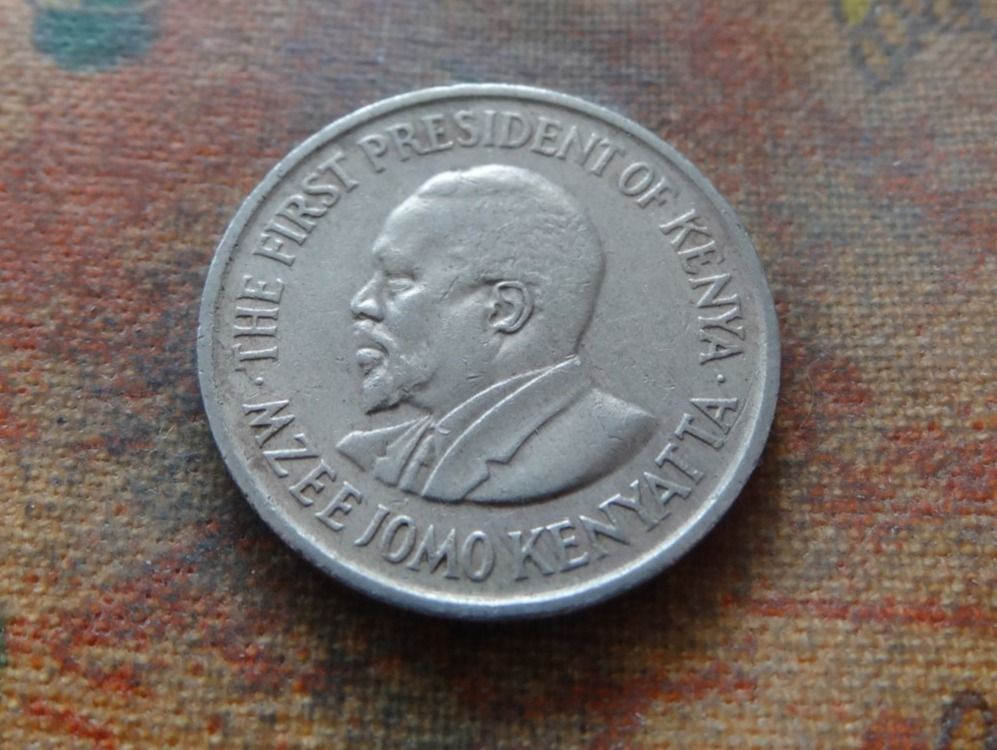 Tutti le monete: KENYA   50  Cents   1974 – Usato da Romanel-sur-Lausanne venduto da Swift13 1