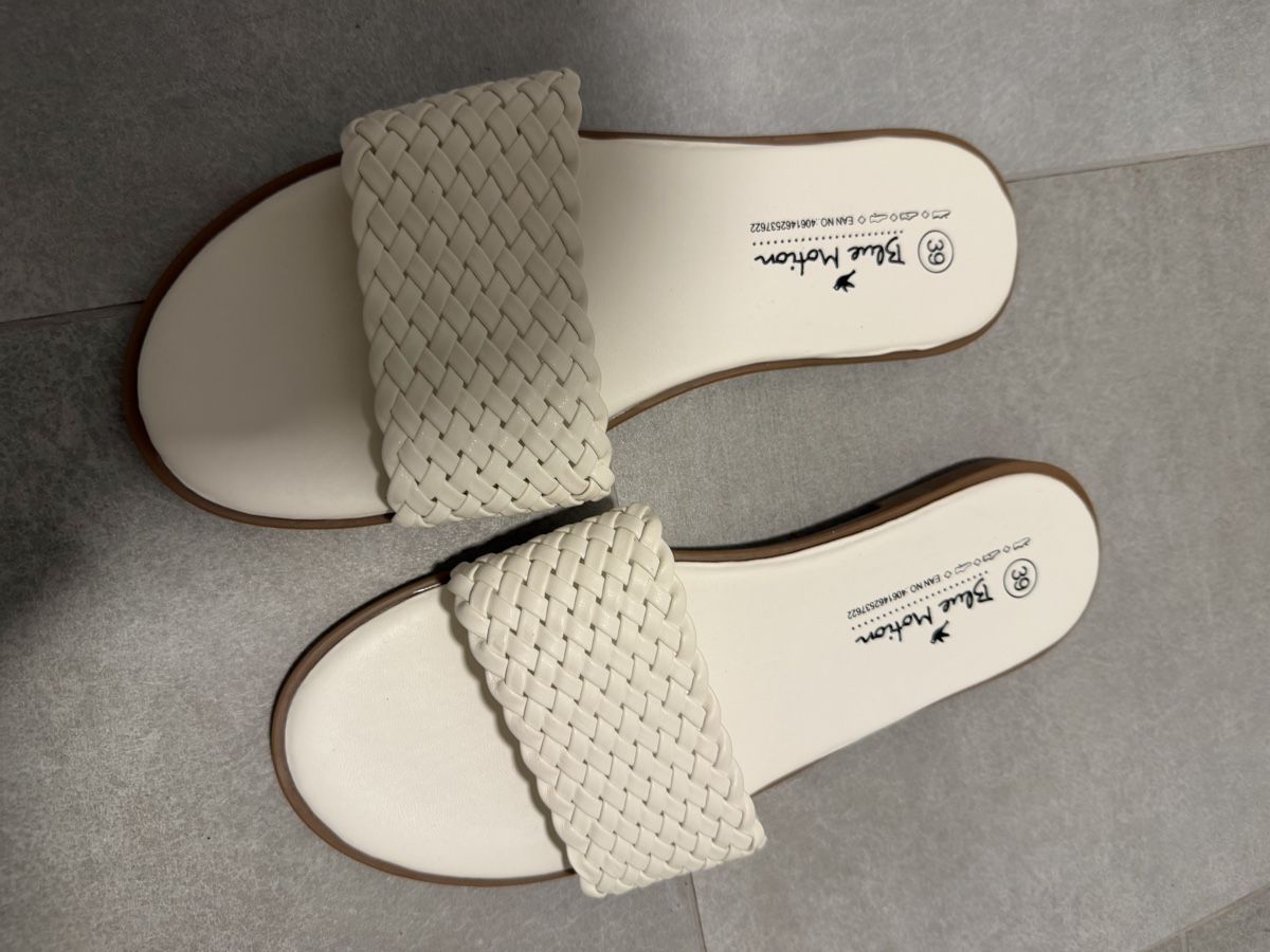 Scarpe da donna: Mules 39 blanc cassé  – Nuovo (secondo la descrizione) da Concise venduto da mauranou._