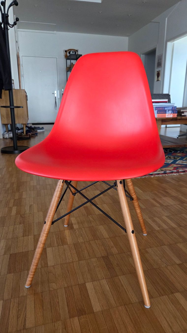 Vitra Stühle: 4er Set Vitra Eames Plastic Side Chairs (Sitzhöhe 41cm) – Gebraucht aus Zürich von pixelixi 5