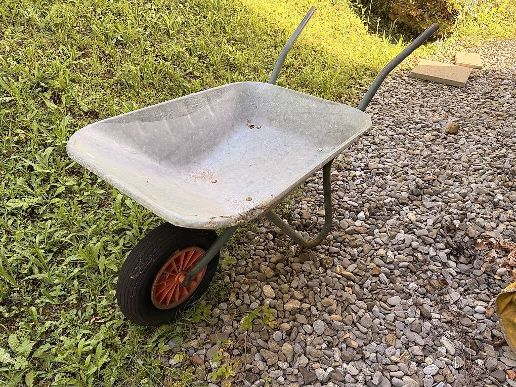 Schubkarren: Schubkarre  – Gebraucht aus Weggis von urs_rj7p 2