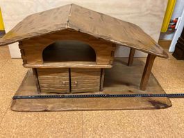 alter Spielzeugstall