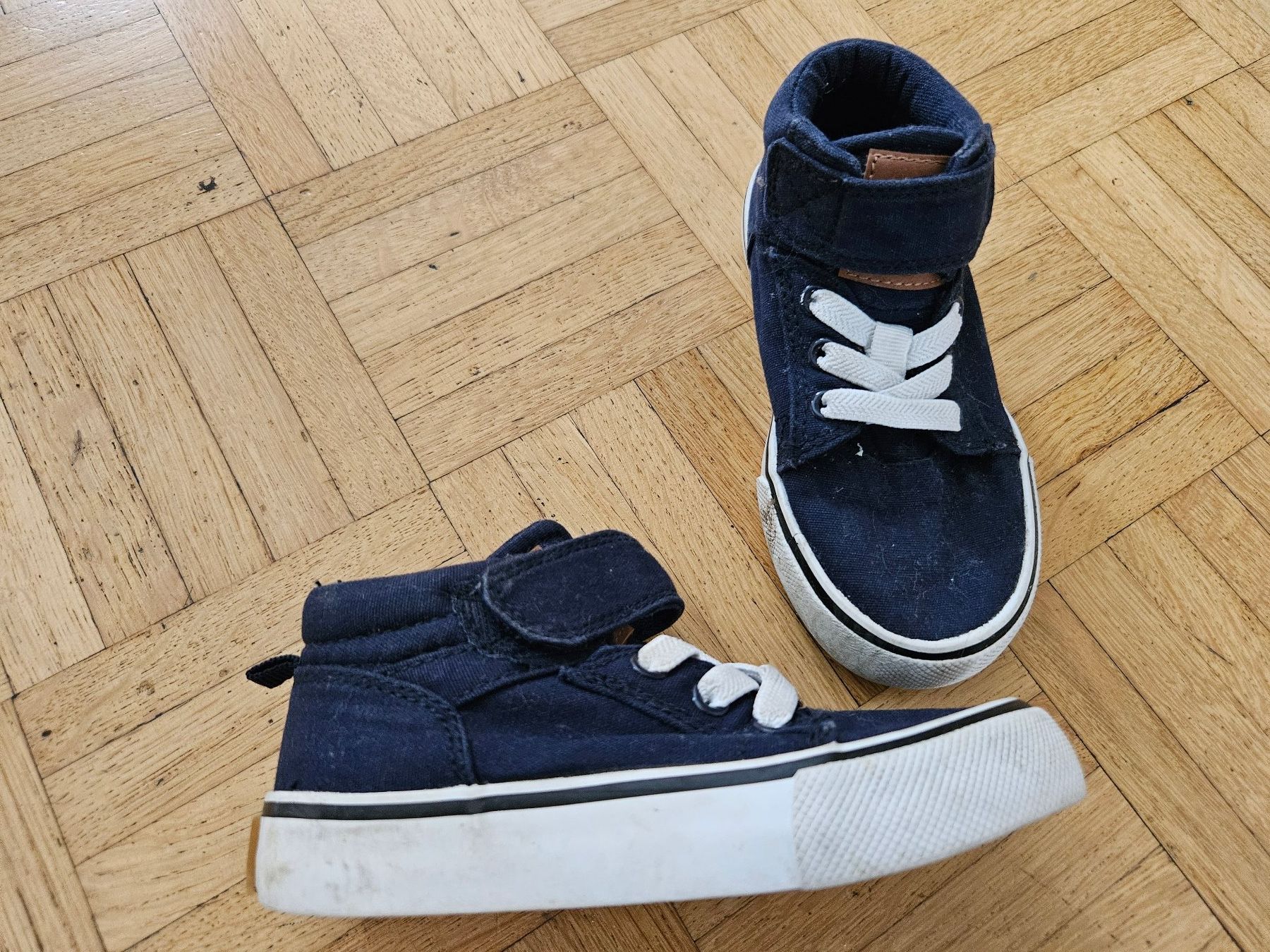 H&M Scarpe per ragazzi: Turnschuhe / Sneaker mit Klett Gr. 26 H&M – Usato da Unterengstringen venduto da saraman 1