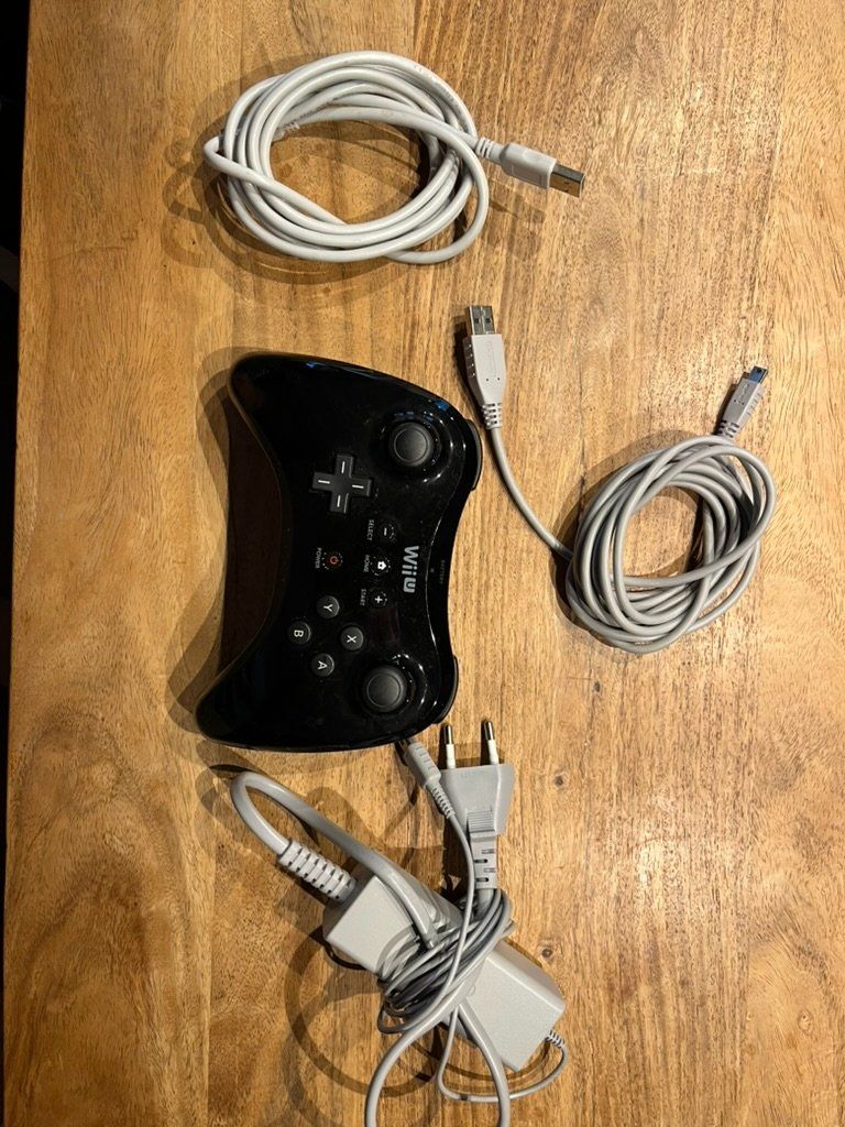Nintendo Konsolen: Bundle GamePad + stylet, Pro Controller, câbles + Sp – Gebraucht aus Lausanne von M4rtin39 4
