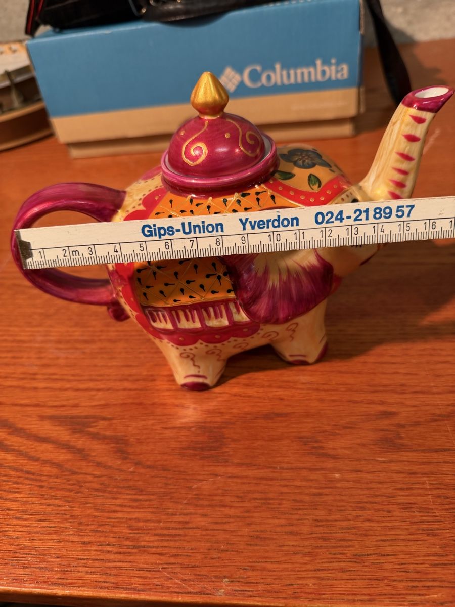 Teekannen: Vibrant Elephant Teapot - Unique Ceramic Piece for Autumn – Gebraucht aus Lausanne von vas_mbk2 7