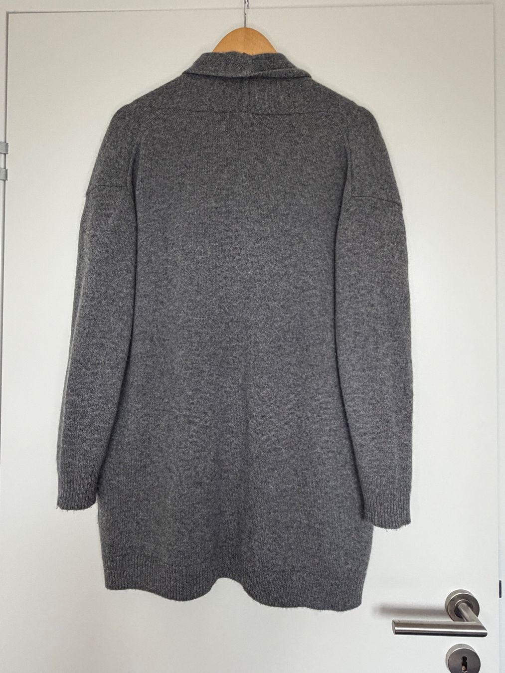 Giacche: Philo-Sofie Kaschmir Strickjacke in Grau Grösse 38 – Usato da Buchs SG venduto da VintageHomeCH 1