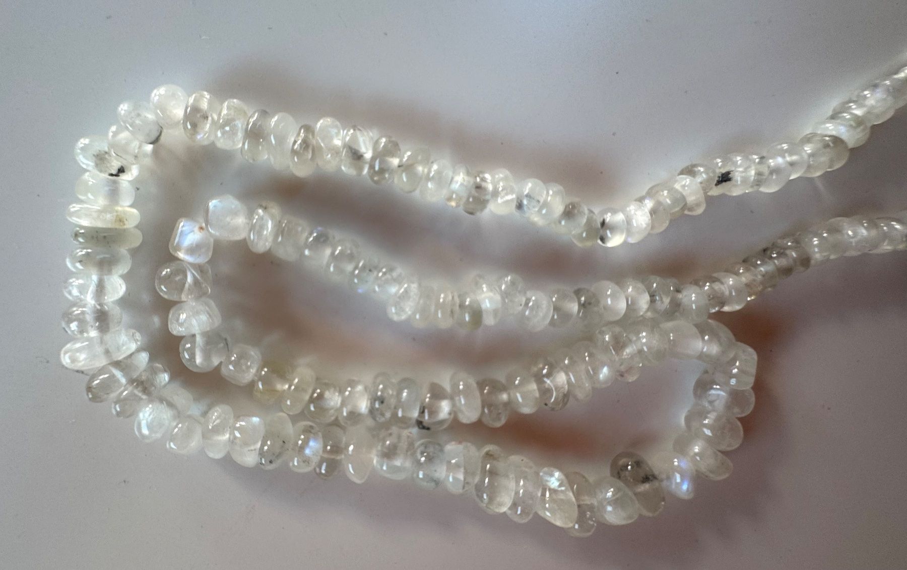 Ketten: exclusiver Mondstein wunderschön,   Strang  wild + mit Feuer – Neu und originalverpackt aus Leuggern von gemshow 5