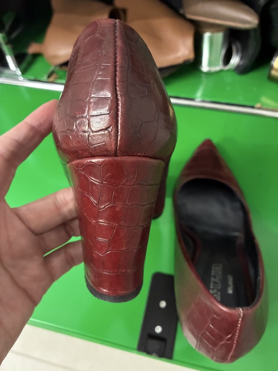 Scarpe da donna: Décolleté Guja Milano -38 – Usato da Zürich venduto da Flaviavirginia 1