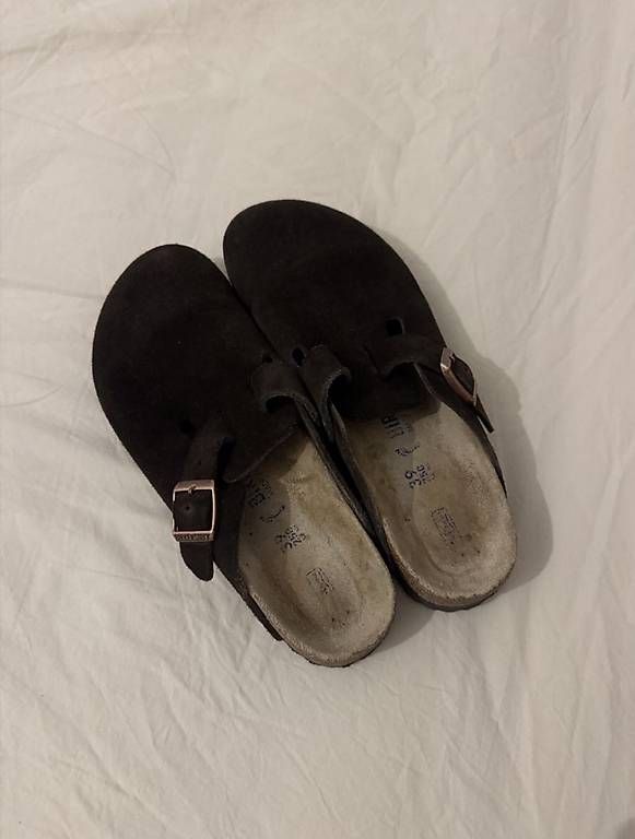 Birkenstock Scarpe da donna: Birkenstock Brown Suede sandals – Usato da Zürich venduto da mvru_ti 1