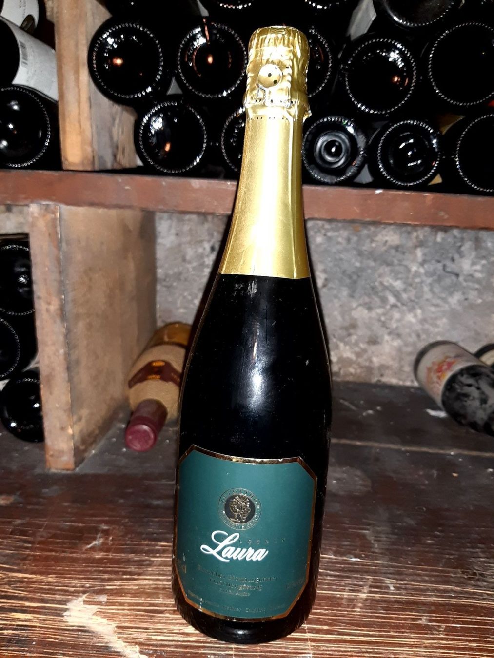 Vino: Vin mousseux laura – Nuovo (secondo la descrizione) da Le locle venduto da juliensaran 1