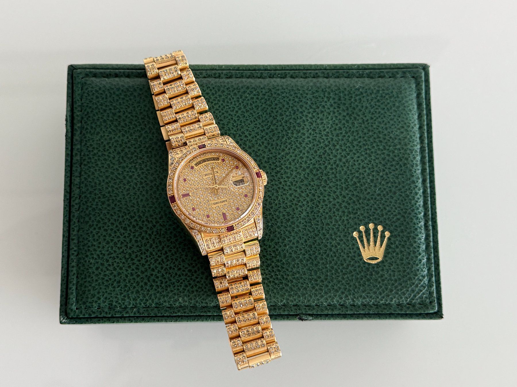 Rolex Orologi: Rolex Day-Date 18K Gold mit Brillianten – Usato da Uhwiesen venduto da fel_5ghs 1