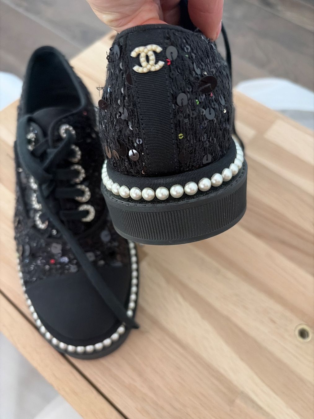 Chanel Scarpe da donna: LAST PRICE Chanel noires paillettes et perles – Nuovo (secondo la descrizione) da Cologny venduto da PINKCLOSET 4