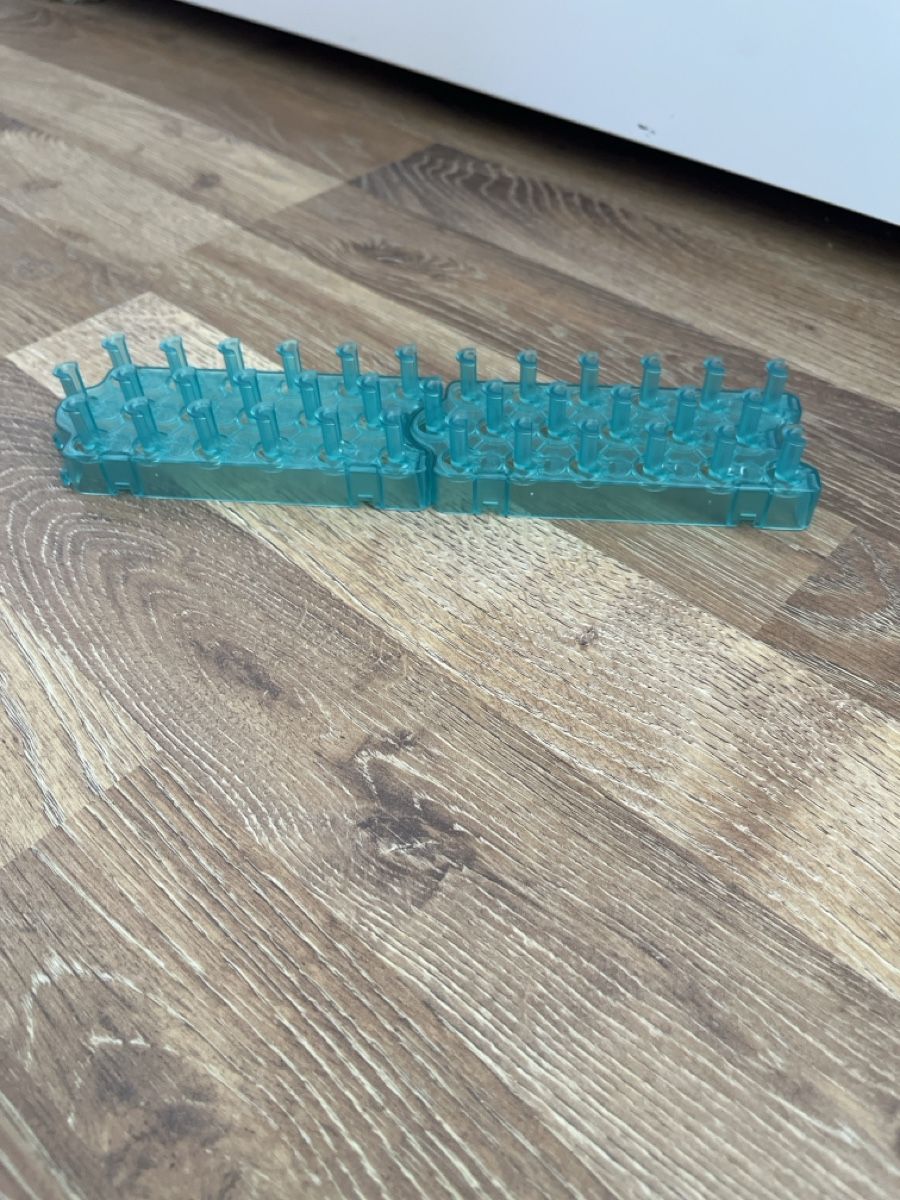 Giocattoli: 2 Loom Bracelets Bänder Webrahmen Werkzeug Set Grösse M – Usato da Wiler b.Utzenstorf venduto da glasstec 1