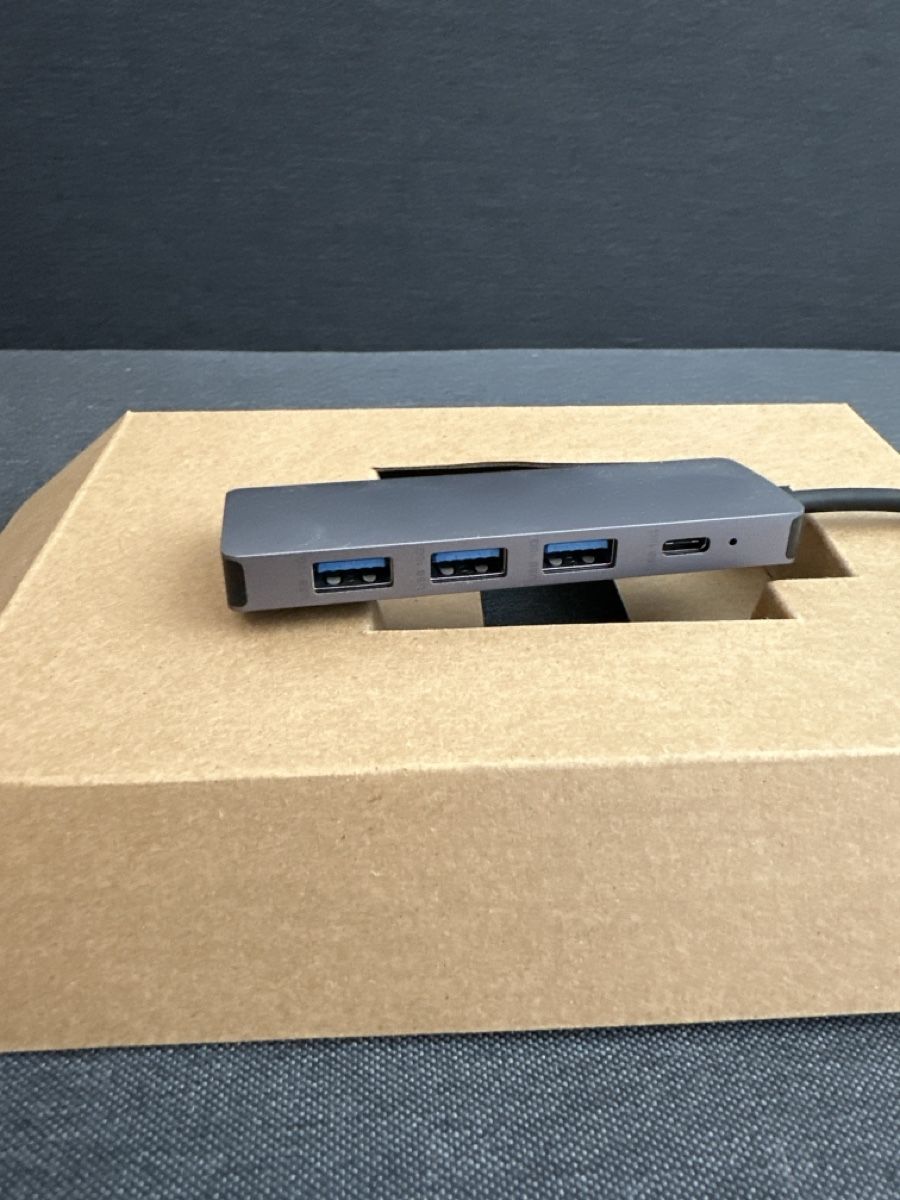 Hubs & Switches: USB C Hub 4 Port Grau neu – Neuf (Voir description) à Koblenz par Joshua_M 1