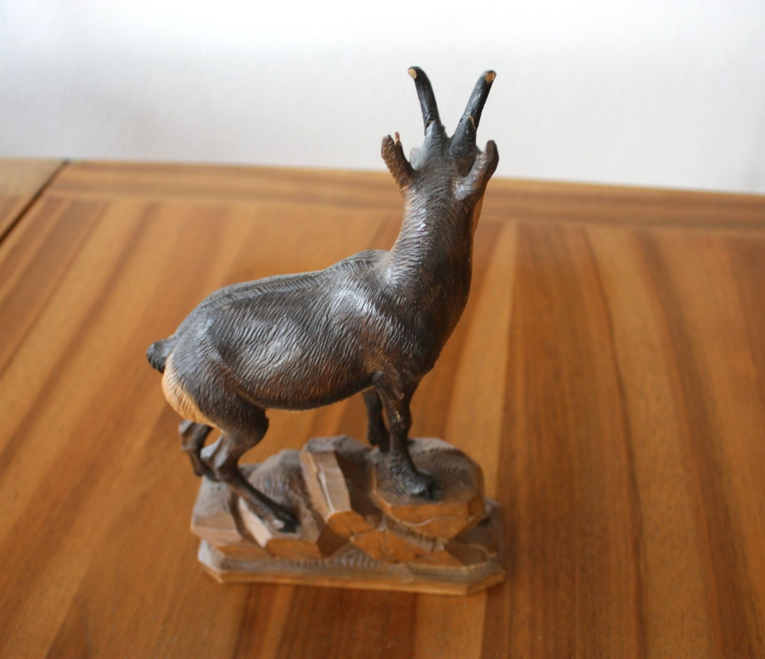 Statuette: geschnitzte Holzgämse    Brienzer Schnitzerei – Usato da Spiez venduto da Trollius09 2