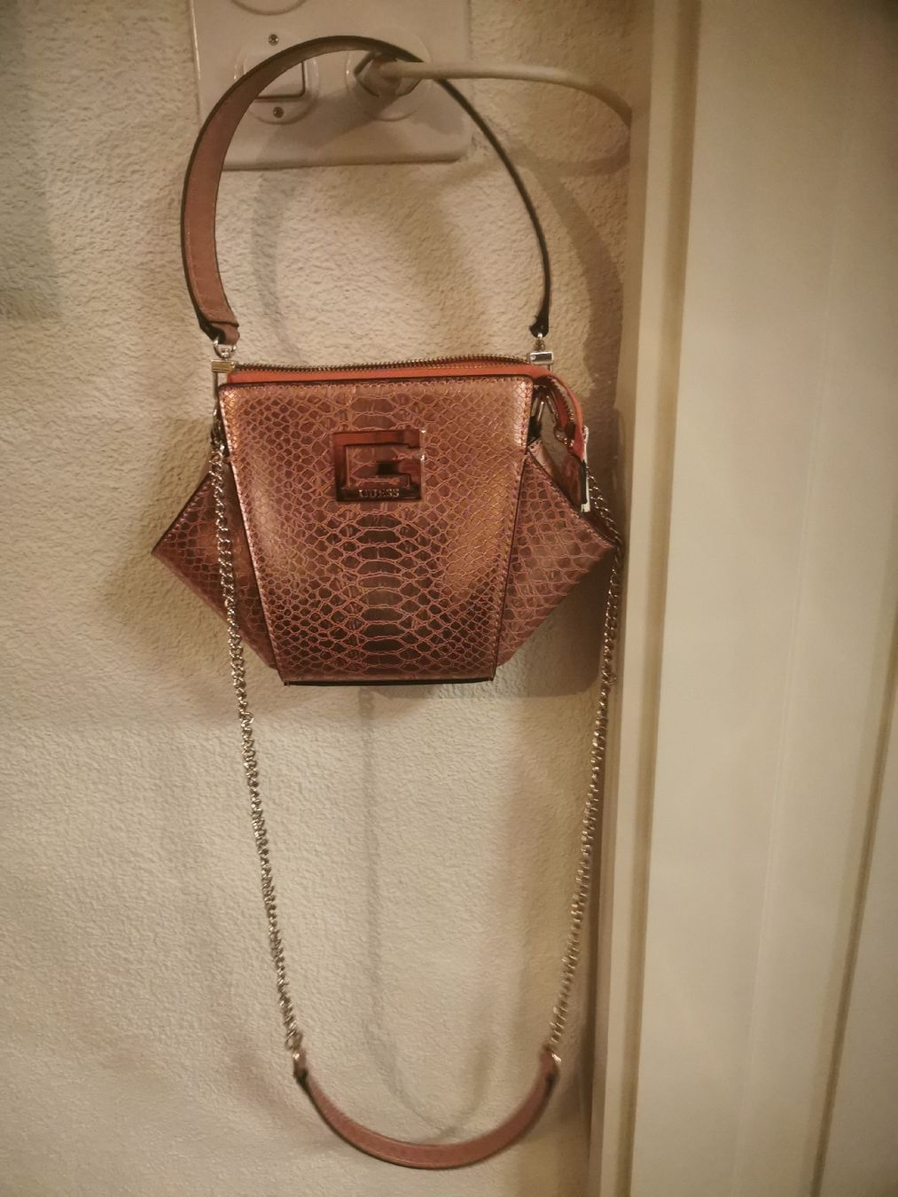 Guess Borse da donna: Guess Tasche - ungetragen – Nuovo (secondo la descrizione) da Zürich venduto da ssi_6pt7 1