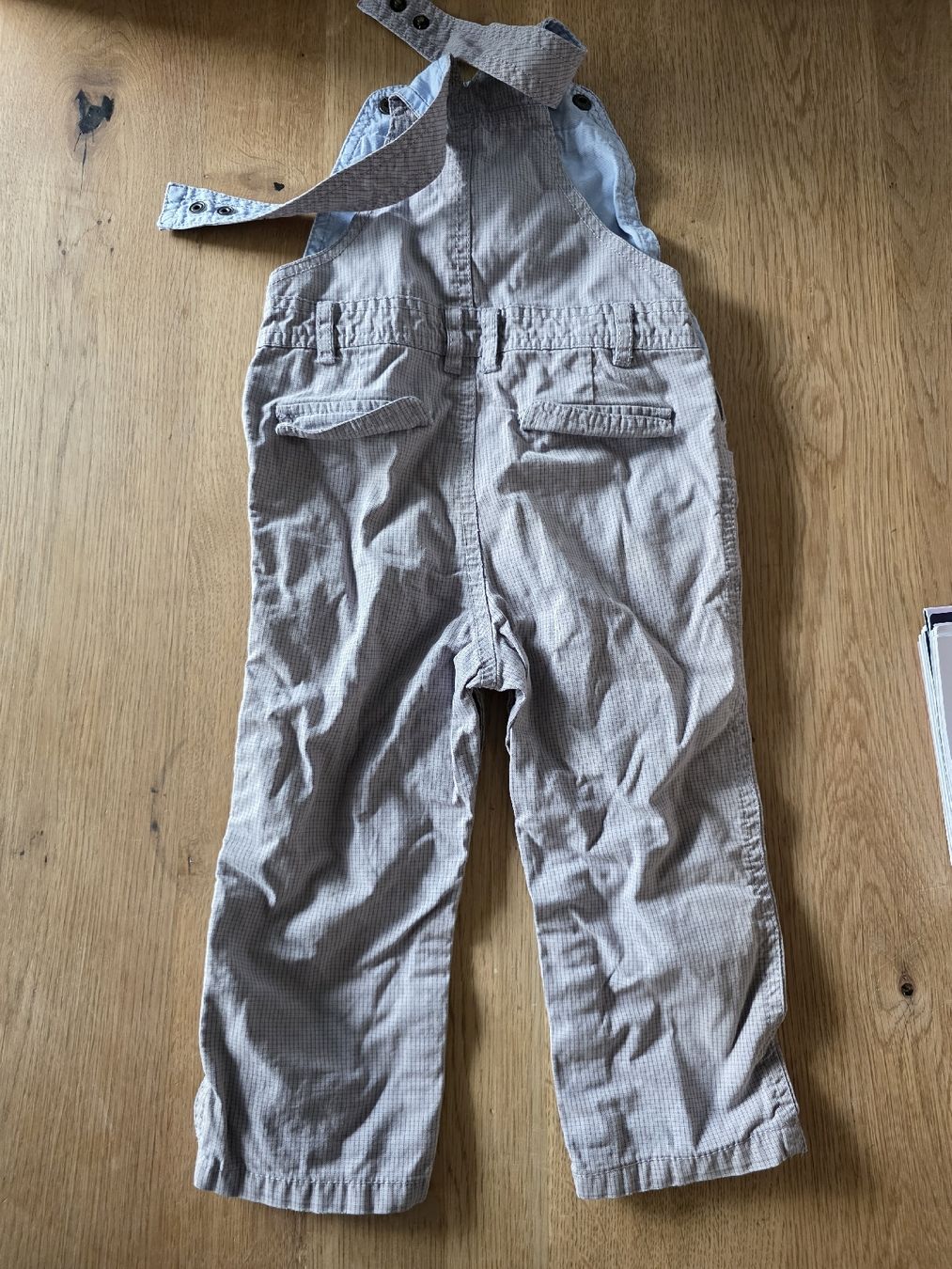Pantaloni: Kinder Latzhose Grösse 86cm Obaibi – Usato da Altstätten SG venduto da Carrybones 2