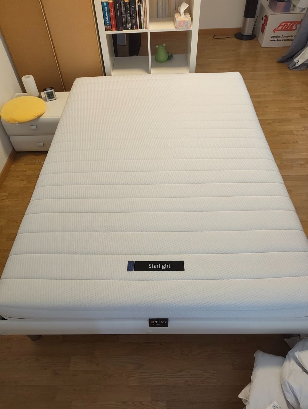 Pfister Lits: Bettgestell weiss mit Matratze – D'occasion à Baar par fabrice_vj 7