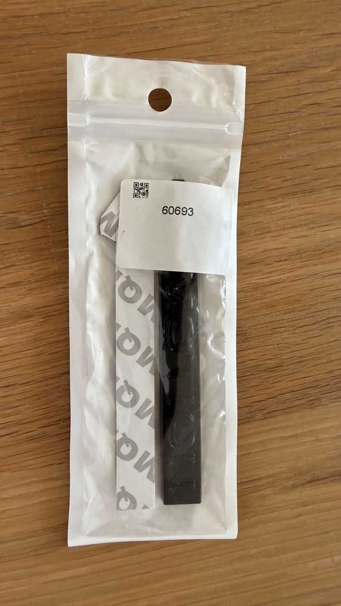 Volkswagen Tutti i ricambio: Emblem VW - 4Motion (Black) – Nuovo e nell'imballaggio originale da Emmenbrücke venduto da Kevinbucheli90