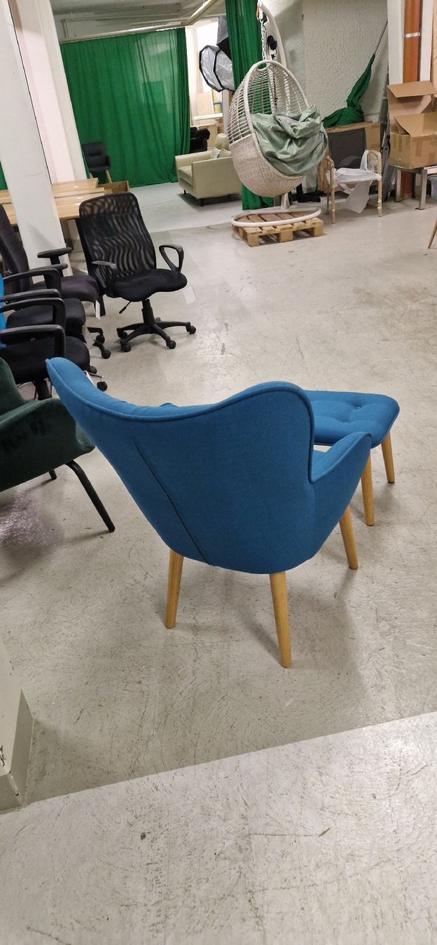 Poltrone: Sessel mit Hocker neu – Nuovo e nell'imballaggio originale da Lützelflüh-Goldb venduto da Rampenverkauf_72_ 3