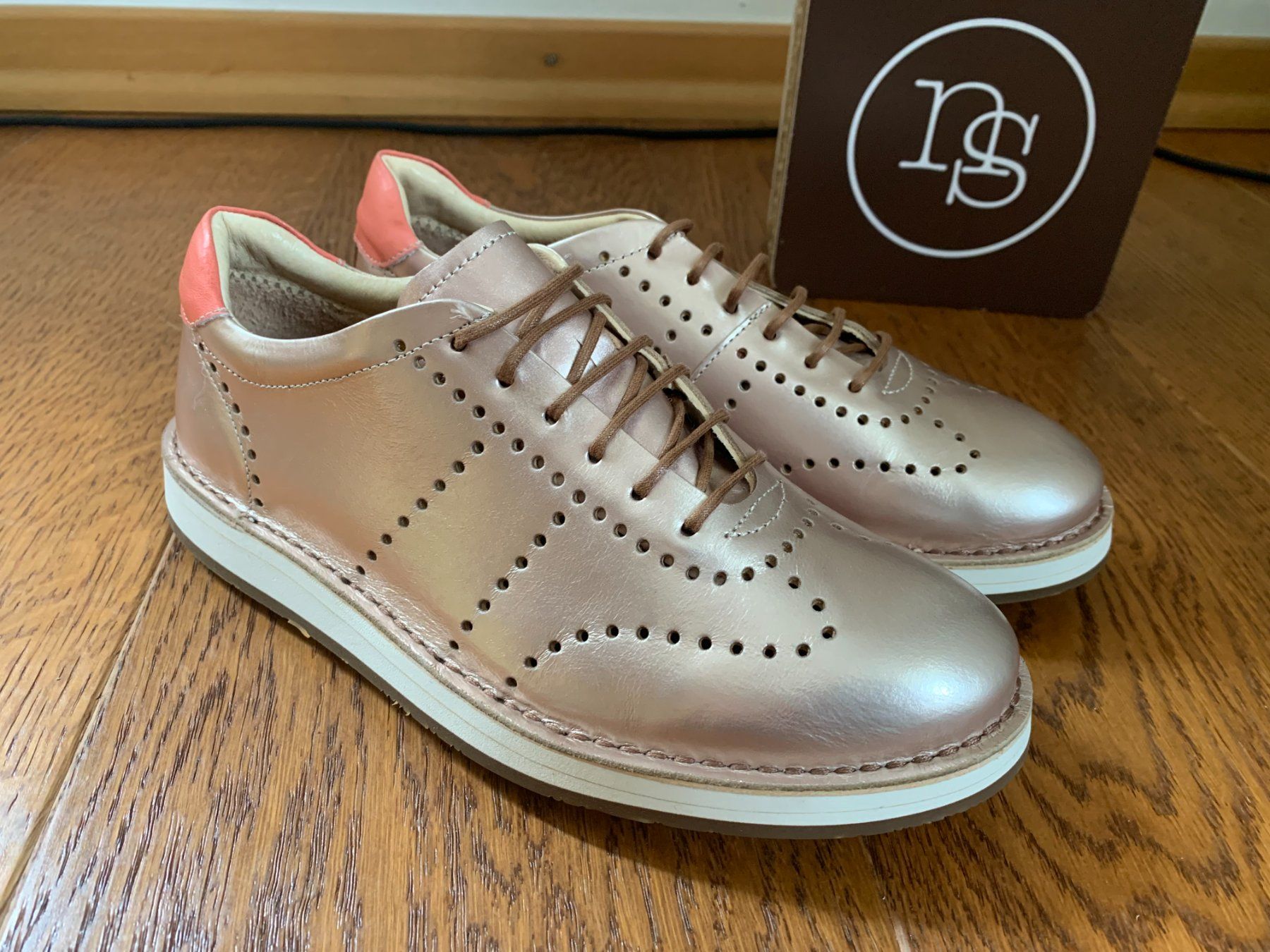 Neosens Scarpe da donna: Neosens Albarello 3016 rose métallisé Gr.37 – Nuovo (secondo la descrizione) da Zürich venduto da finsti