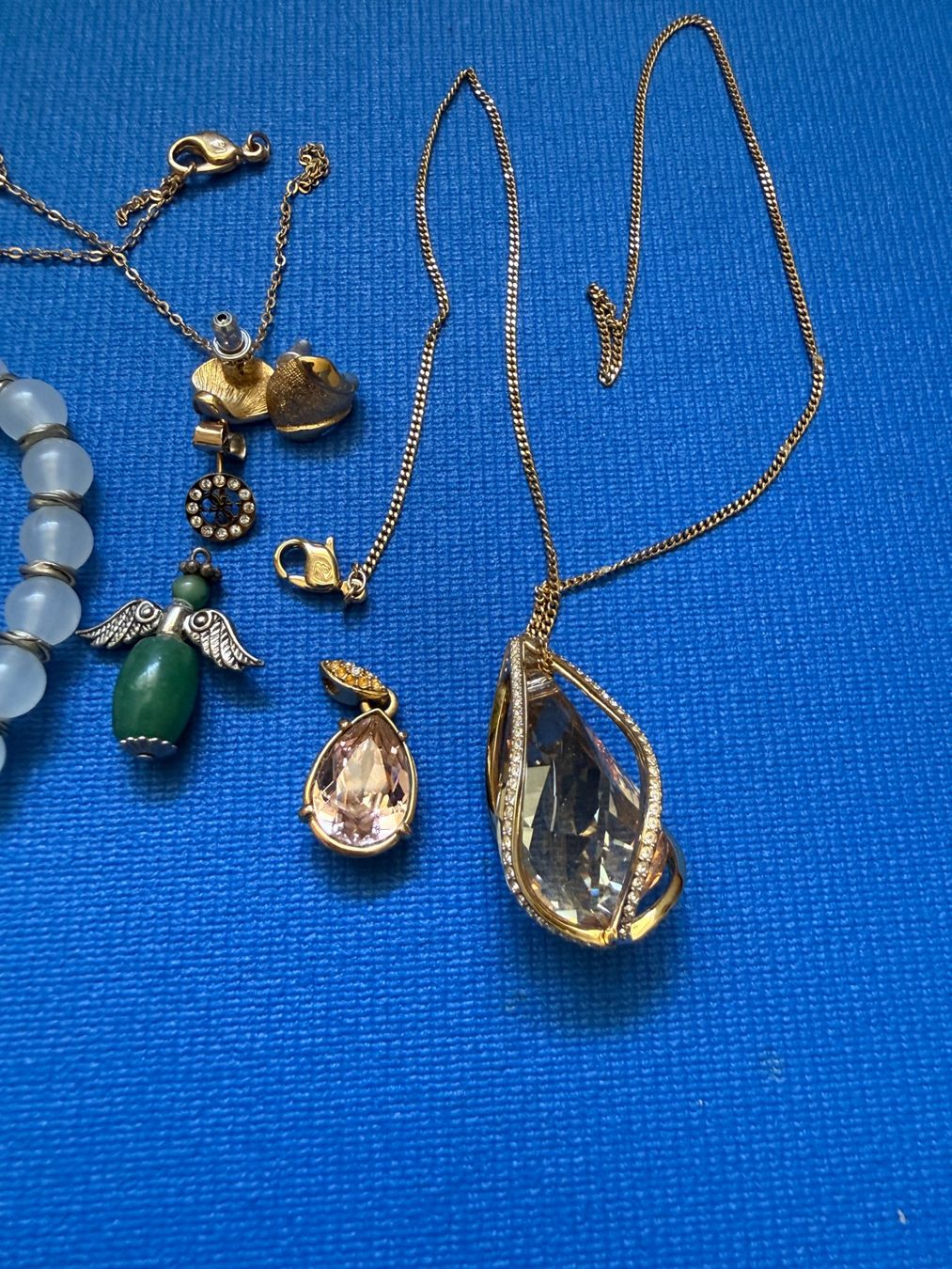 Swarovski Sonstiger Schmuck: Modeschmuck 2 Kettenanhänger mit Swarovski etc. – Gebraucht aus Frauenfeld von Camel16 2