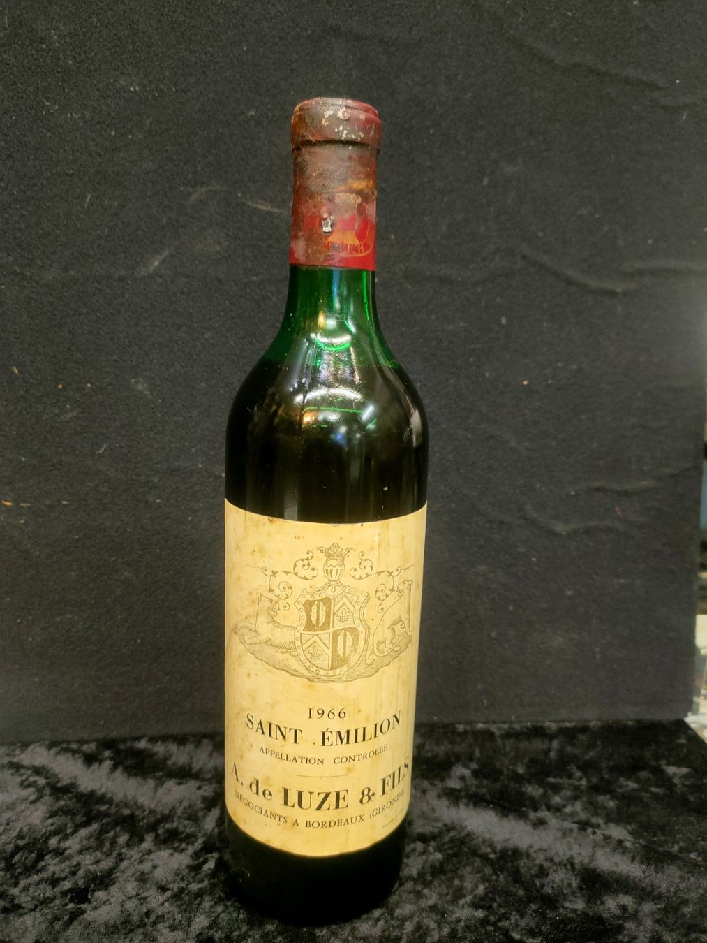 Vino: SAINT ÉMILION 1966 – Nuovo (secondo la descrizione) da Genève venduto da Leboucheoreilles