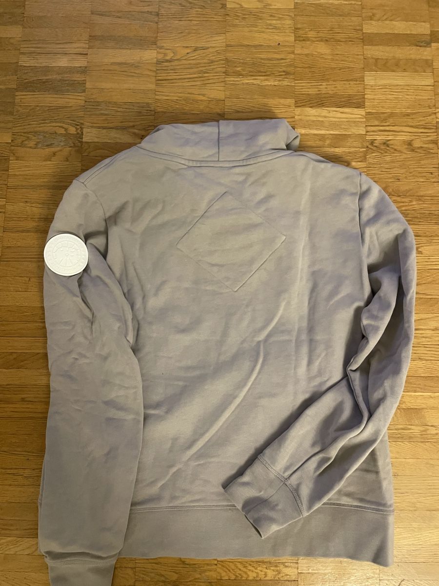 Maglioni & Felpe: Canada Goose Hoodie Grey – Nuovo (secondo la descrizione) da Zürich venduto da deb_j5d7 4